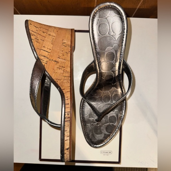 COACH LANNIE METALLIC CALF HEELS - Picture 3 of 5